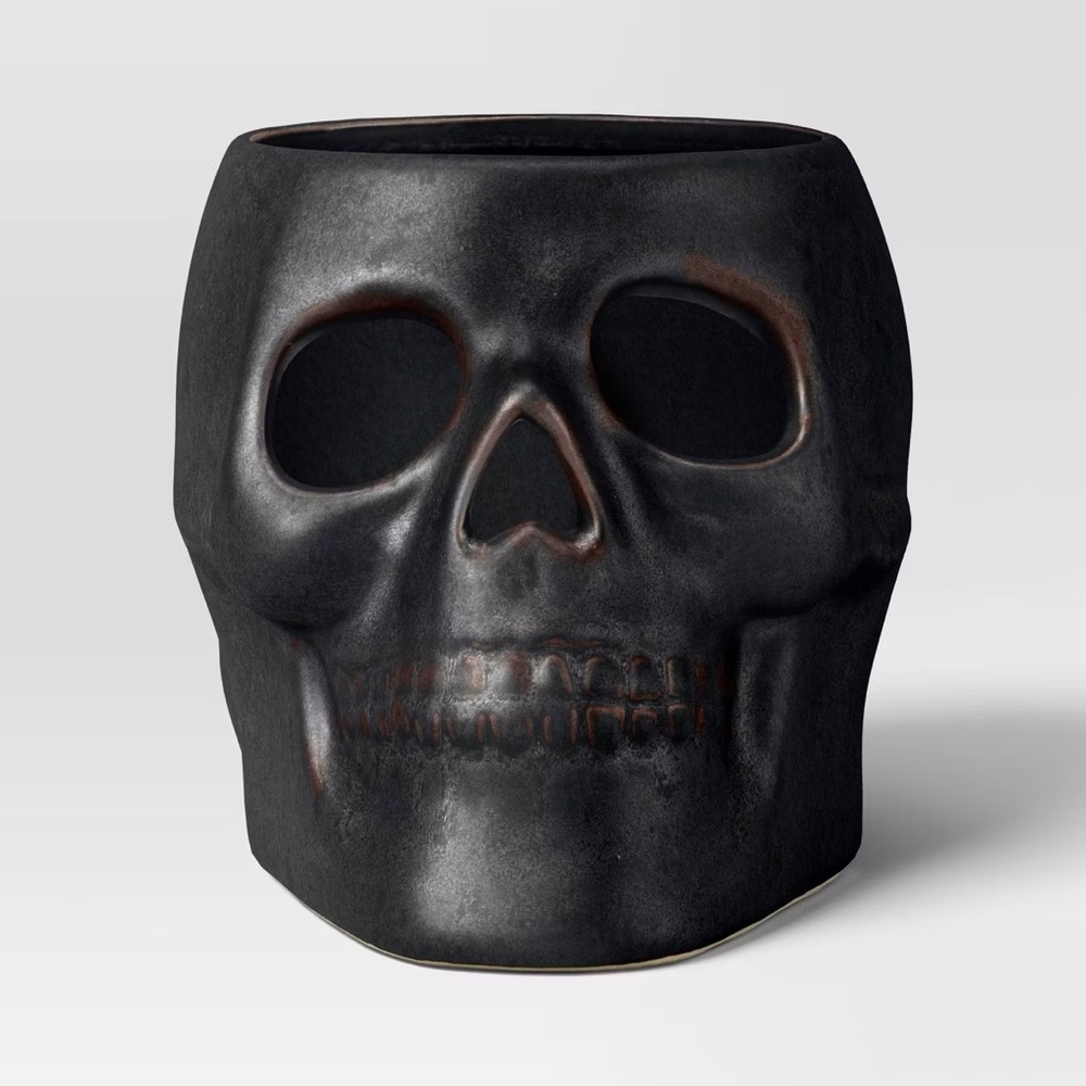 Threshold nwt Patina Pillar Ceramic Skull Candle Holder Black